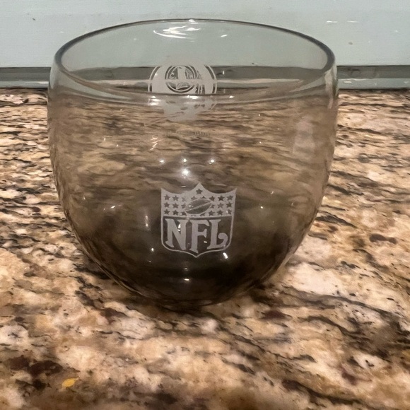 1 Washington Redskins NFL Smoked Drinking Glass Tumblers Old Logo 70's - Picture 2 of 4